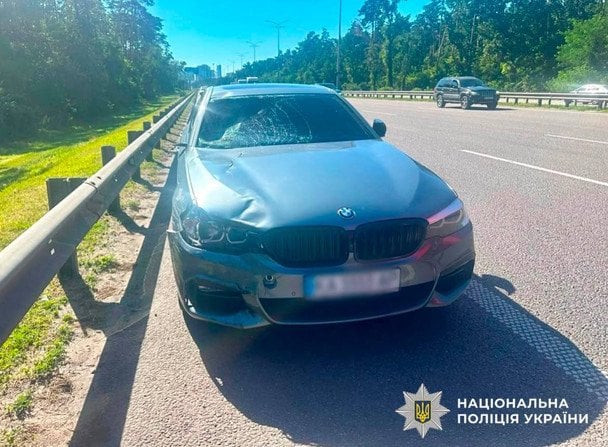 П’яний водій BMW збив батька й сина на велосипедах: 17-річний юнак загинув