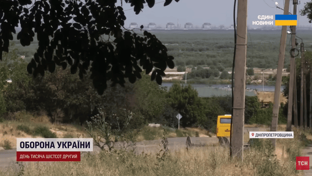 Постійні атаки та терор: росіяни полюють на цивільних та знищують місто в Україні (відео)