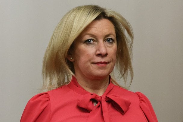 «Криваві монстри»: Захарова в істериці накинулася на українських біженців за кордоном