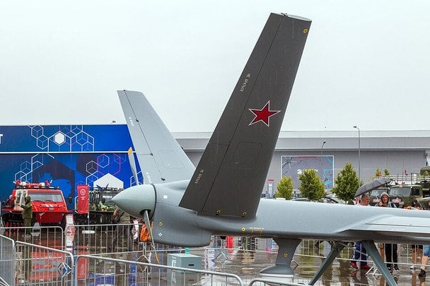 Скидають авіабомби та ракети на Україну: у Керчі знищили рідкісні дрони РФ (відео)