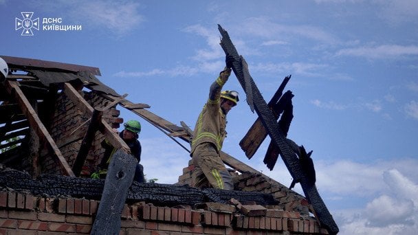 Укриття — за 100 метрів, а виставку не погоджували: нові деталі ракетного удару під Києвом