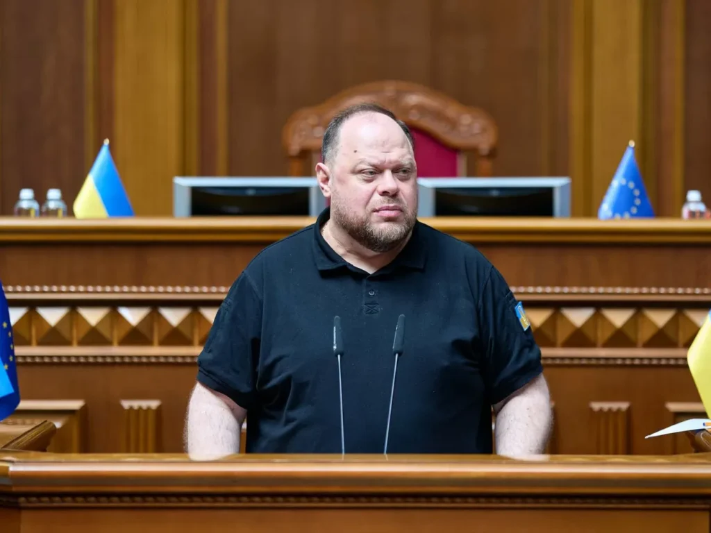 Стефанчуку під час засідання в Раді зателефонувала незнайомка. Його реакція стала вірусною. Відео
