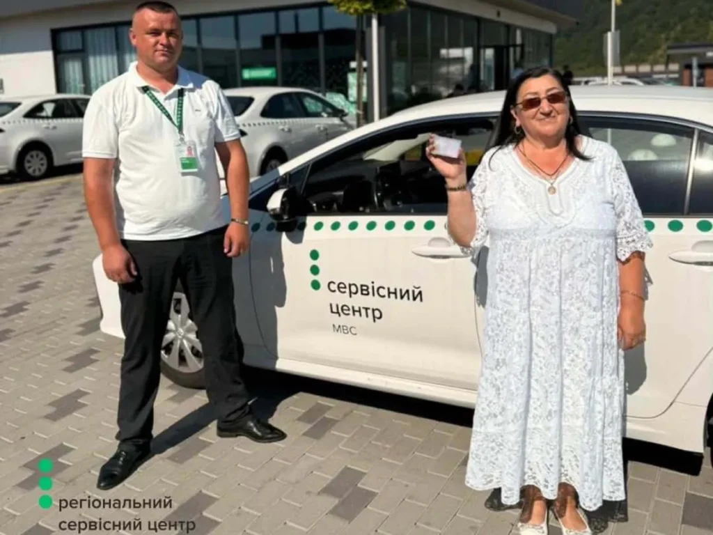 67-річна українка вперше отримала права і сіла за кермо. В МВС розповіли, що її спонукало 67-річна українка вперше отримала права і сіла за кермо. В МВС розповіли, що її спонукало