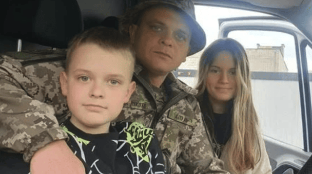 Знайшли без голови та з руками за спиною: моторошна історія загибелі бійця, якого таврували як СЗЧівця Знайшли без голови та з руками за спиною: моторошна історія загибелі бійця, якого таврували як СЗЧівця