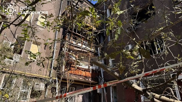 Росіяни обстріляли багатоповерхівку в обласному центрі України: є загиблі та поранені