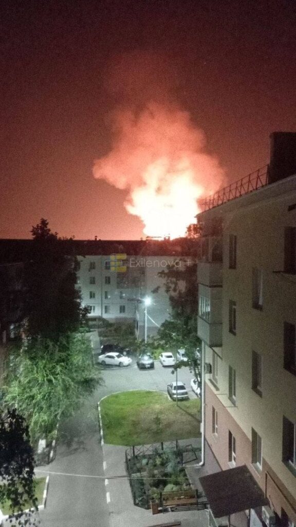 У Бєлгороді пролунала серія вибухів: повідомляють про пожежі на енергооб'єктах, блекаут і удар по аеропорту