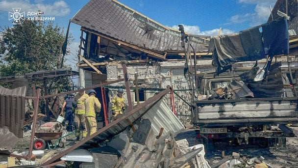 "Мамо, не бійся! Я з тобою": жінка розповіла про реакцію 3-річного сина під час атаки на Вишневе
