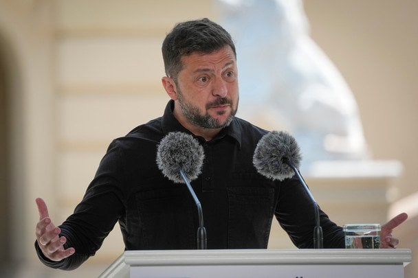 Зеленський пояснив, хто насправді стоїть за далекобійними ударами по Росії