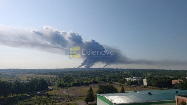 Вибухи розірвали РФ: дрони долетіли до Татарстану і вразили ключові НПЗ, росіяни в істериці, (фото, відео)