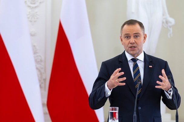 Президент Польщі оголосив "війну" червоно-чорному прапору: що заявив Навроцький