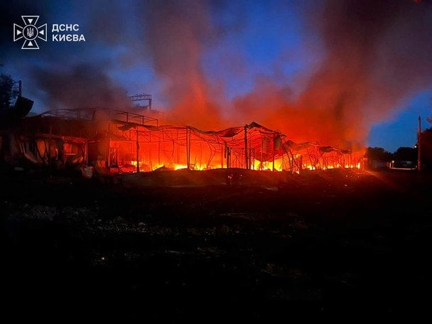 Ракети влучили у багатоповерхівки у Львові, у Києві під ударом "Почайна", є загиблі — всі деталі масового обстрілу Ракети влучили у багатоповерхівки у Львові, у Києві під ударом "Почайна", є загиблі — всі деталі масового обстрілу