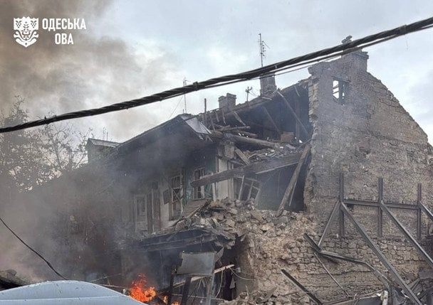 Росія посеред дня вдарила по житловому сектору обласного центру: “прилетіло” по інфраструктурі