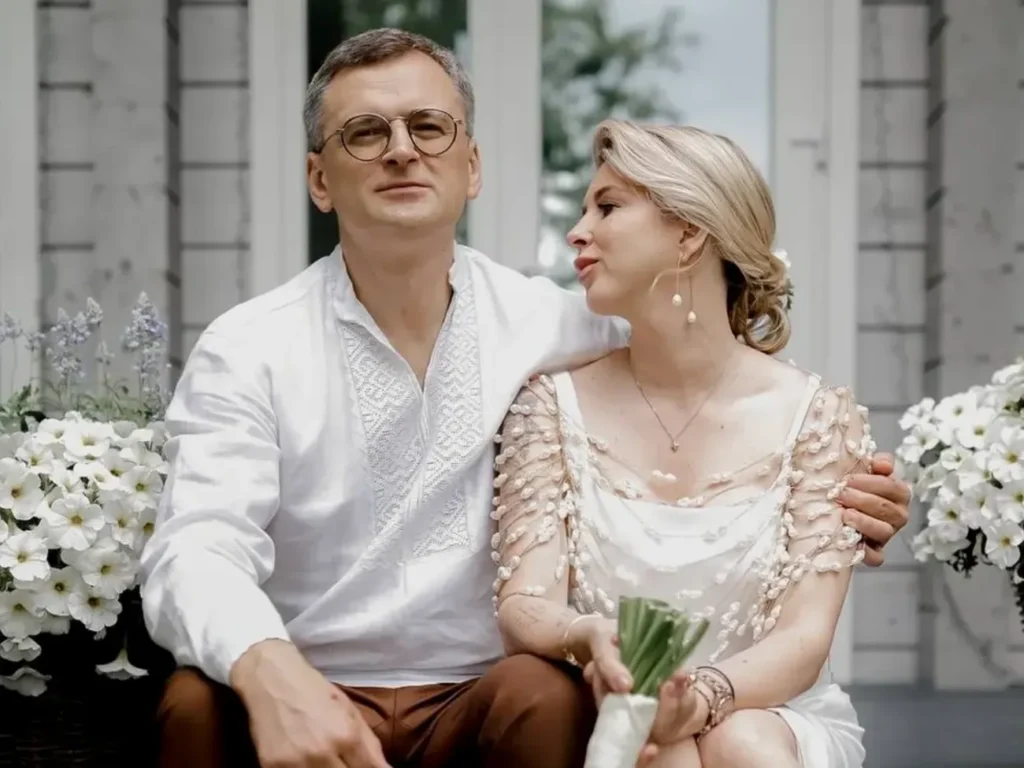 "Немитий посуд і невилизана кухня". У мережі обговорюють побут Кулеби і Павелецької. Фото