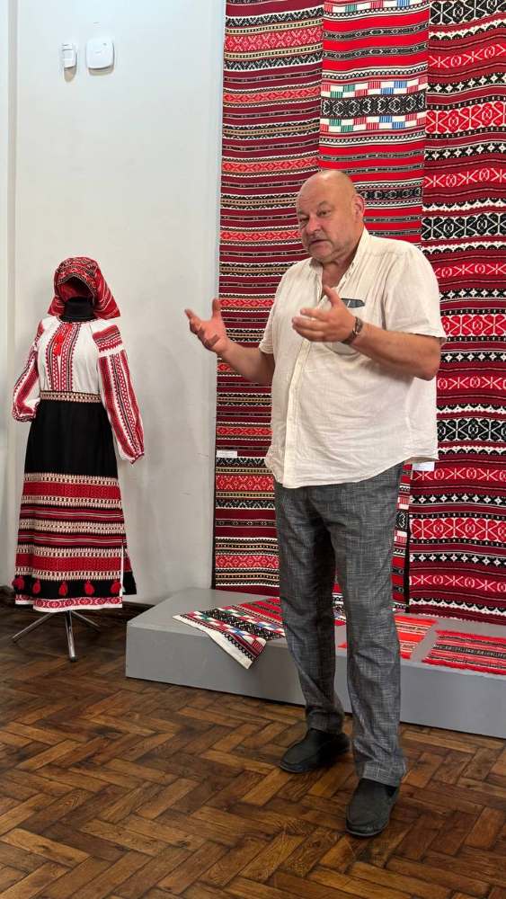 Між Київщиною та Гуцульщиною: у Коломиї відкрили культурний проєкт «Свою Україну любіть»