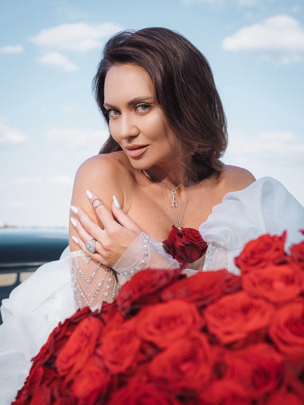 Анна Саліванчук вперше показала загадкового коханого на пристрасних кадрах