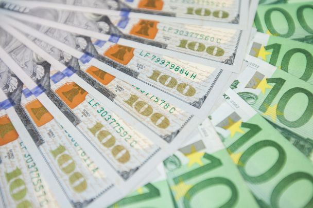 Курс валют на неділю, 9 серпня: скільки коштують долар, євро і злотий