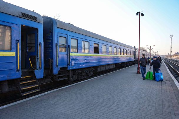 Масований удар по Києву: «Укрзалізниця» терміново змінила рух низки електричок — список рейсів