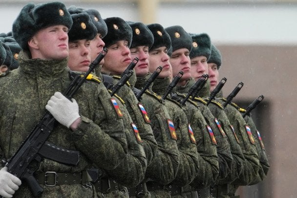 Росія посилює вербування до армії: охочих помирати на фронті все менше — The Guardian Росія посилює вербування до армії: охочих помирати на фронті все менше — The Guardian