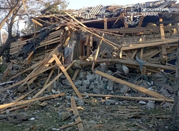 Ворожа артилерія "стерла" будинки в одній з областей: багато загиблих (фото)