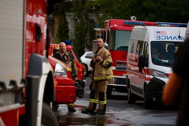 В Одесі вже шестеро постраждалих після атаки РФ: пошкоджені житлові будинки (фото) В Одесі вже шестеро постраждалих після атаки РФ: пошкоджені житлові будинки (фото)
