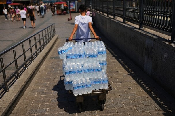 З якими продуктами мікропластик потрапляє в організм і як їсти його менше