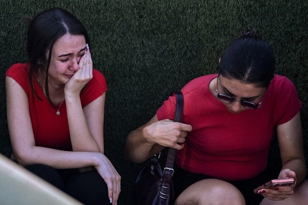 "Носова частина вибухнула, люди вибивали вікна": очевидці розповіли про аварію порома біля Кіпру "Носова частина вибухнула, люди вибивали вікна": очевидці розповіли про аварію порома біля Кіпру