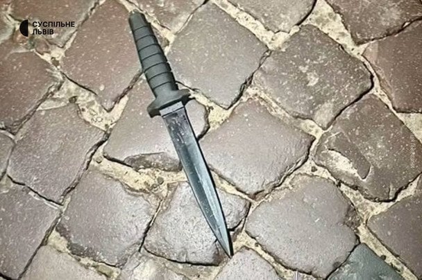 У Львові чоловік зарізав військовослужбовця ТЦК: поліцейський відкрив вогонь по нападнику
