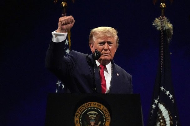 Трамп передумав бомбити Іран Трамп передумав бомбити Іран