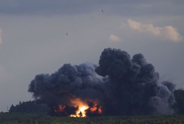 Вибухи на військовому полігоні під Хмельницьким: рятувальники звернулися до мешканців