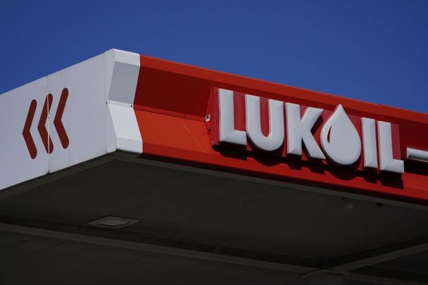 Російський «Лукойл» залишився без головних НПЗ: після атаки дронів зупинився ще один завод
