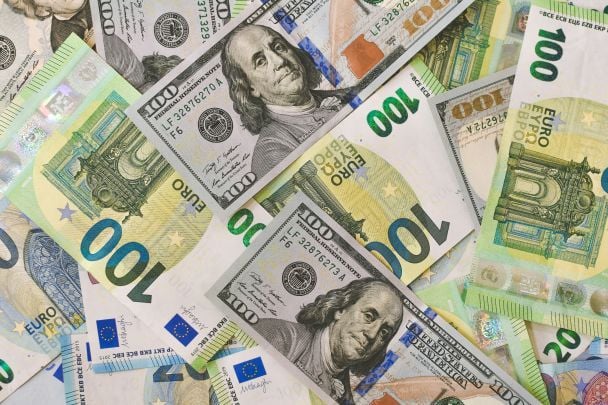 Курс валют на 20 серпня: скільки коштують долар, євро та злотий