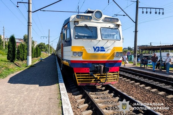У Рівному трагічно загинув чоловік — поспіхом перебігав перед поїздом