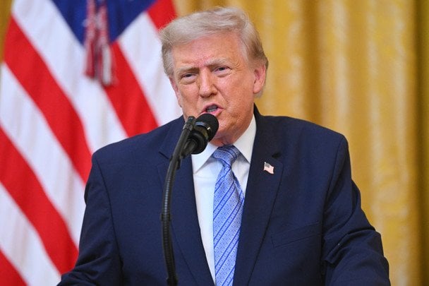 Таємна евакуація Трампа виявилася масштабнішою: хто полетів разом із ним Таємна евакуація Трампа виявилася масштабнішою: хто полетів разом із ним