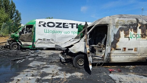 "Прилетіло", коли працювали сотні людей: Росія вдарила по складу Rozetka під Києвом
