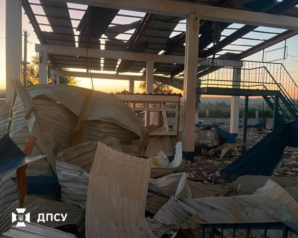 РФ вгатила по пункту пропуску на кордоні України з Молдовою: є руйнування, рух зупинили (фото)