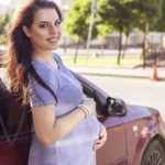 "Сіли вдвох, а вийшли втрьох". Жінка несподівано народила в таксі – водій досі "трохи в шоці"