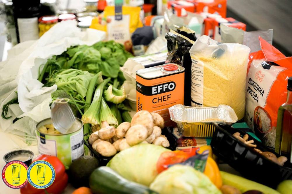 Набір продуктів для фінального раунду в форматі «чорної скриньки» Чорна скринька і робота журі: Євгенія Клименко про фінали Кубка України по кулінарії «Східний регіон»