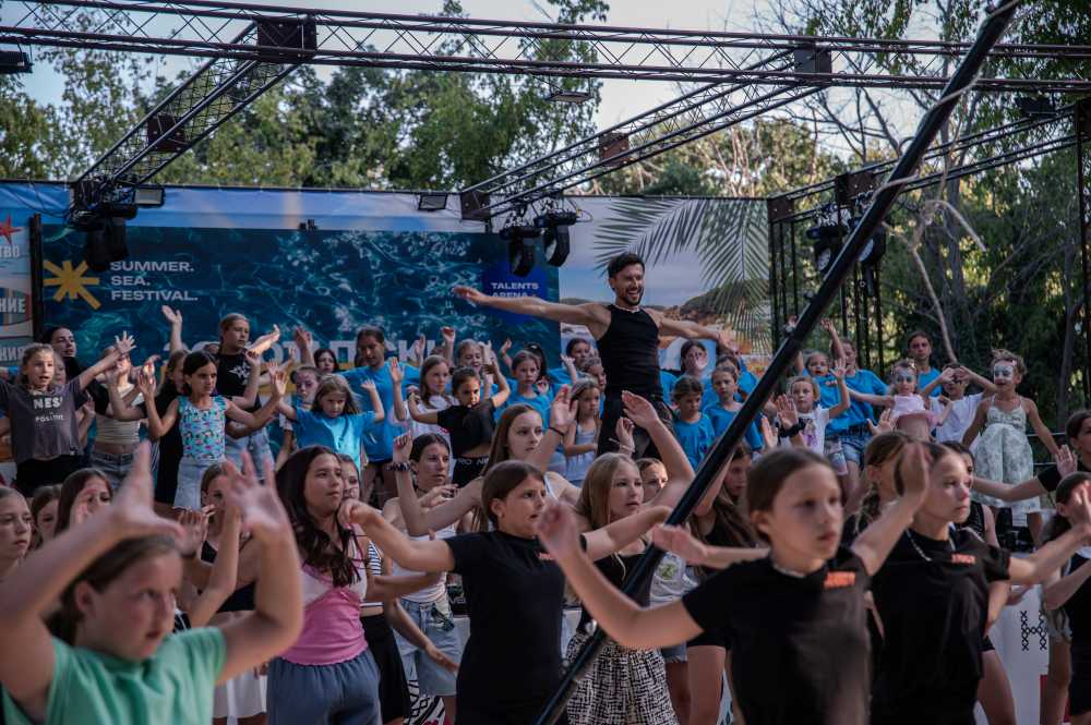 новий музичний проєкт SERAFYN став гімном Talents Arena (9) «На хвилі»: SERAFÝN випустив пісню, яка об’єднує музику, таланти та мрії