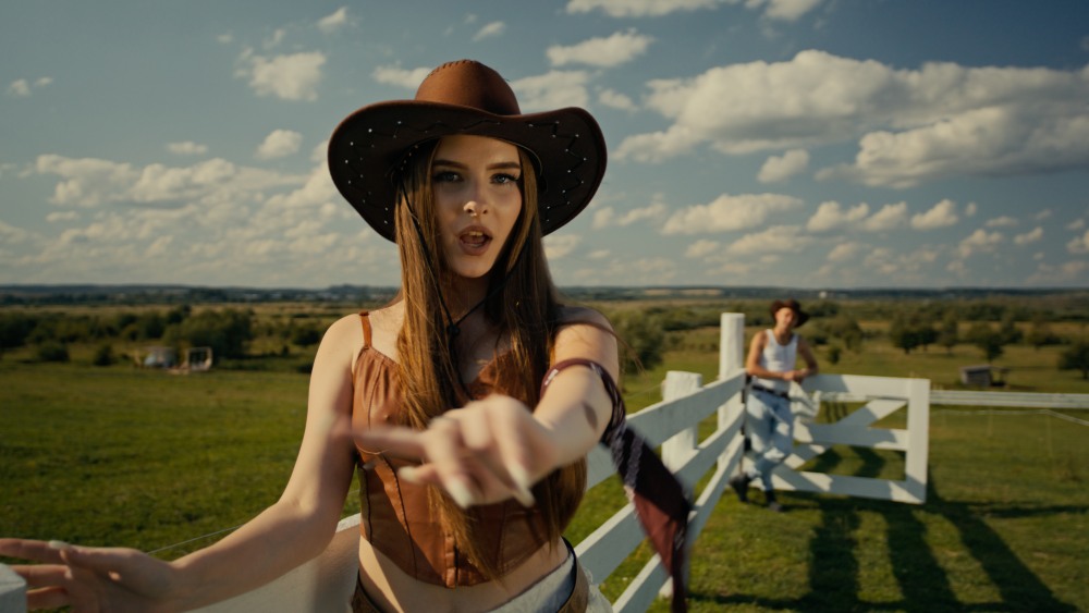 The Blossom запустили новий TikTok-тренд Коля (6) The Blossom знову в трендах TikTok: гурт підкорює мережу піснею про Миколу - «Коля»