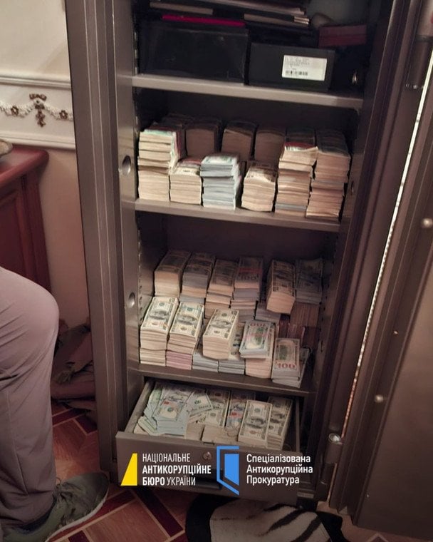 Хабарі від кол-центрів і мільйонні активи: НАБУ викрило схему на чолі з посадовцем ОГП
