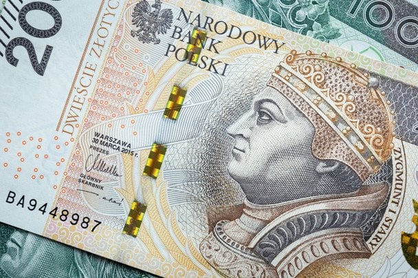 У Польщі зросте мінімалка: у скільки разів вона вища за українську