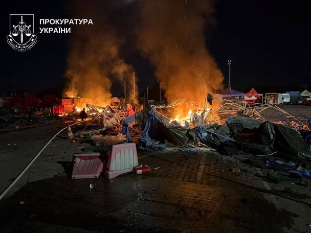РФ атакувала ринок "Столичний" на Київщині: є загиблі (фото)