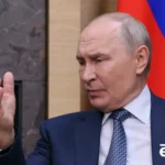 Путін ніяк не міг звести коліна разом і дригав ногами на зустрічі з відомим політиком. Відео