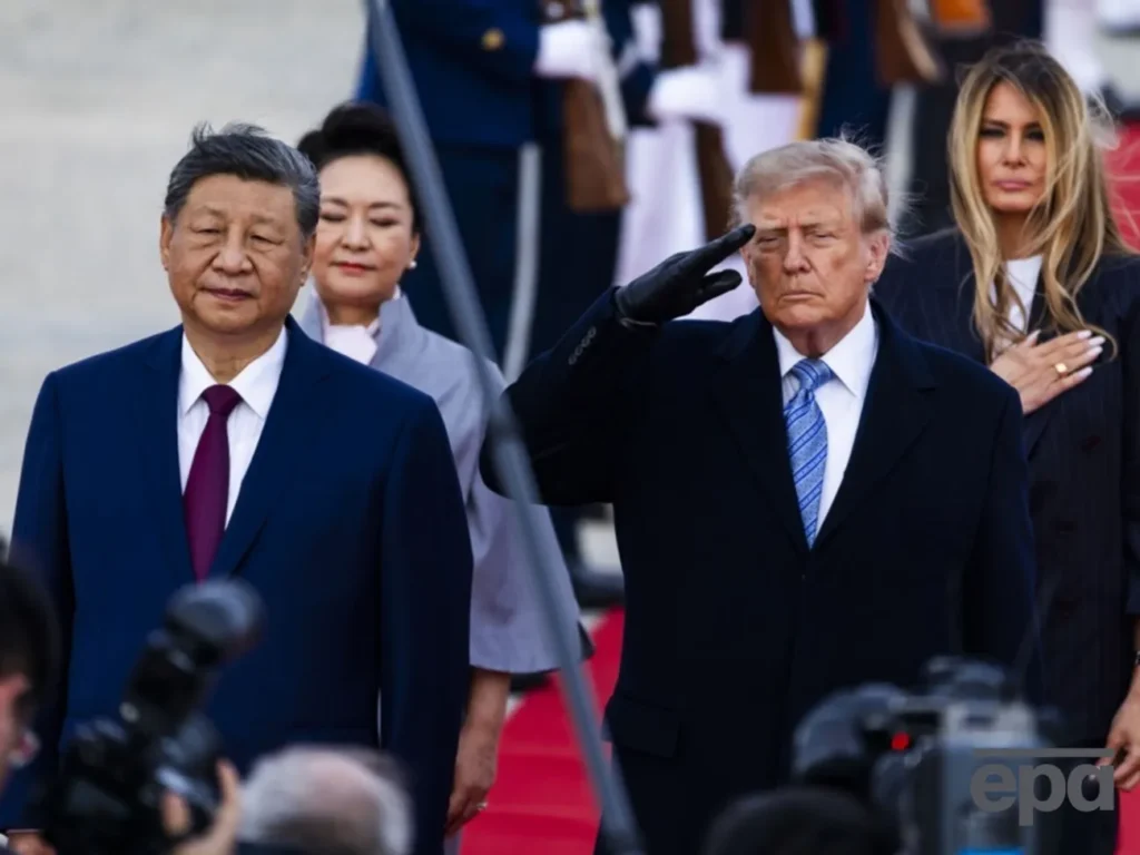 "Вирішив наколотити відро понтів". Як Трамп пережив ганьбу під глузливим поглядом Сі