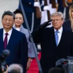 "Вирішив наколотити відро понтів". Як Трамп пережив ганьбу під глузливим поглядом Сі