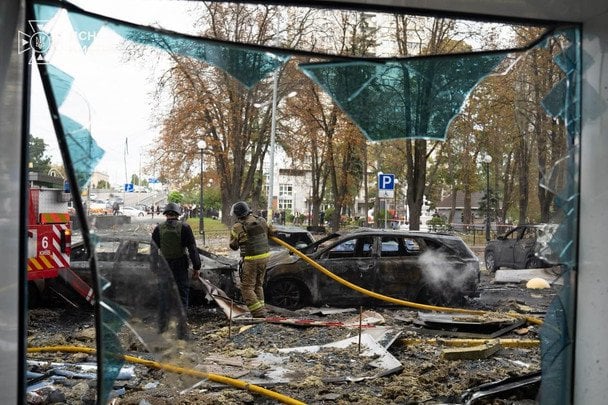 "Я піднімаю голову — біля мене труп": очевидиця розповіла, як дивом вижила після атаки РФ на Київ