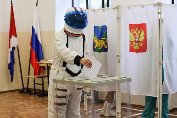 У РФ стартували вибори до Думи: опозицію усувають, на виборців тиснуть, а зв’язок можуть вимикати