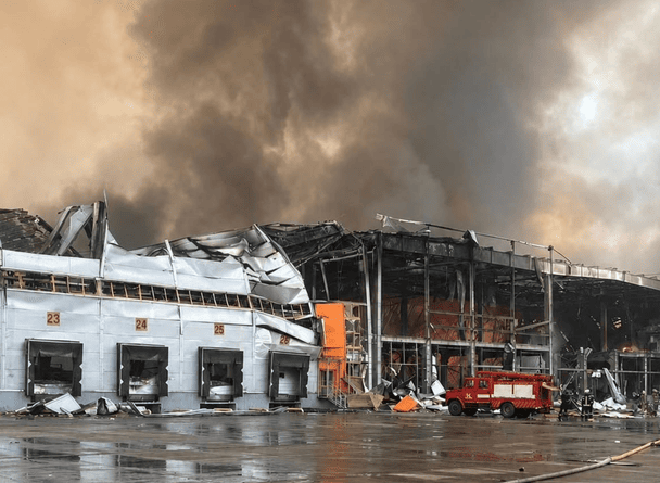 Росія б’є по складах із продуктами: економіст пояснив, чи буде дефіцит