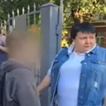 Куди поділася скандальна директорка, яка рік тому під час тривоги не пускала у школу дітей у шортах