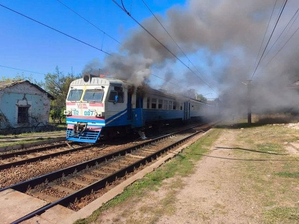 РФ вдарила по потягу в одній з областей: є загиблий і поранені пасажири — усі деталі (оновлено)